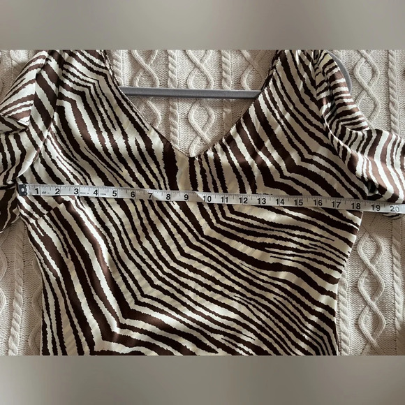 The Limited 100% Silk Animal Print Brown and White Blouse Women’s size Small - Picture 10 of 13